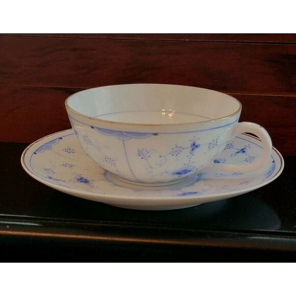 Bing & Grondahl B & G Antique Demitasse Tea cup & Saucer Rare - Picture 5 of 7